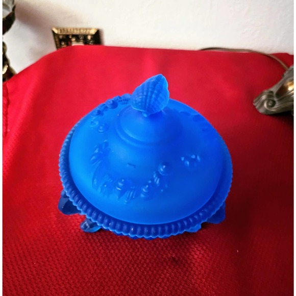 Westmoreland Blue Satin Glass Argonaut Shell Candy Dish - Picture 4 of 10